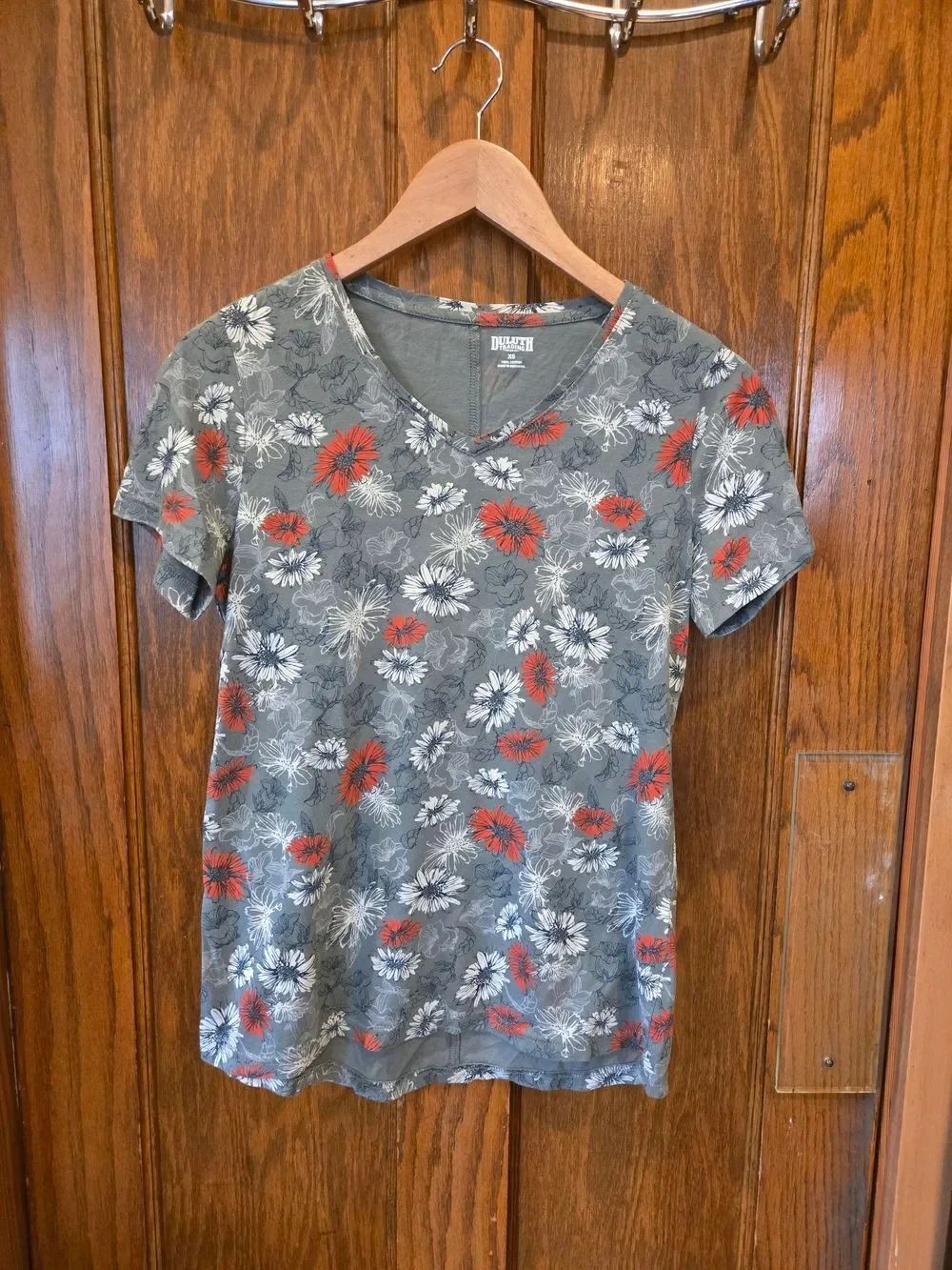 Duluth Trading Co Gray Green V-Neck Cotton Tee withFloral Design XSMALL